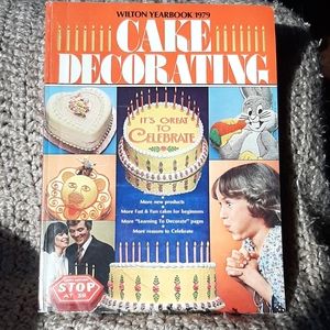 SOLD Wilton Yearbook 1979 Cake Decorating